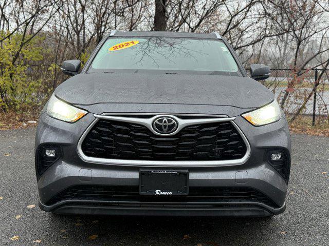 used 2021 Toyota Highlander car, priced at $29,797