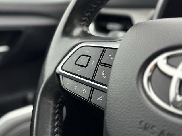 used 2021 Toyota Highlander car, priced at $29,797