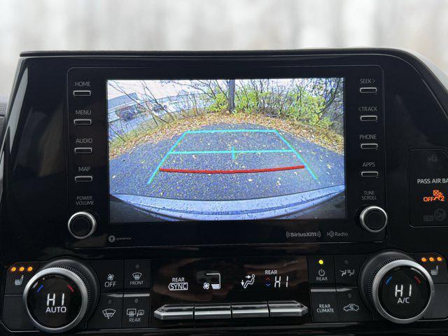 used 2021 Toyota Highlander car, priced at $29,797