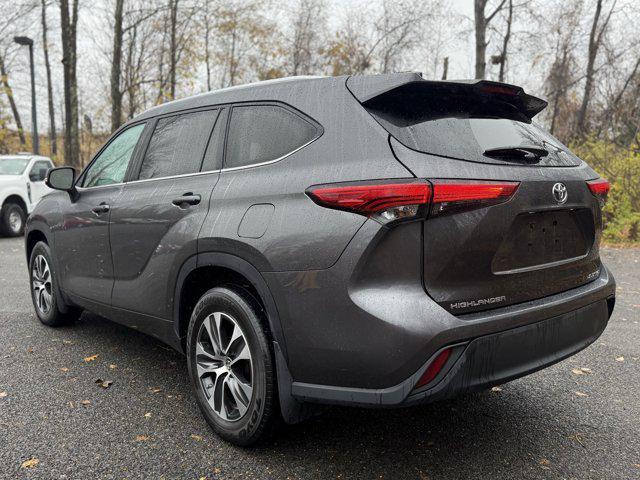 used 2021 Toyota Highlander car, priced at $29,797