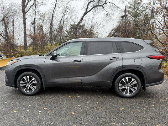 used 2021 Toyota Highlander car, priced at $29,797