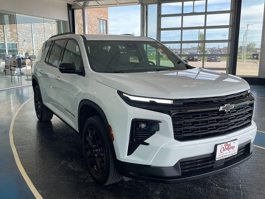 new 2026 Chevrolet Traverse car, priced at $49,305