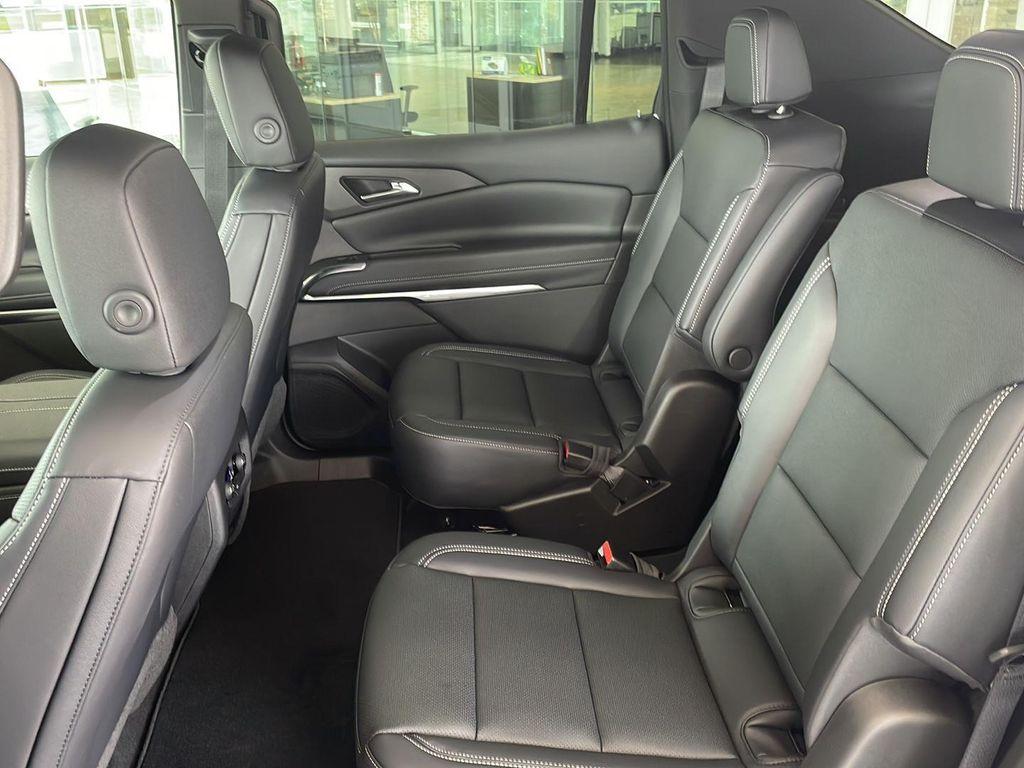 new 2026 Chevrolet Traverse car, priced at $49,305