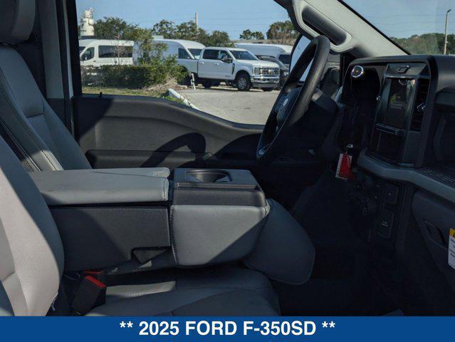 new 2025 Ford F-350 car, priced at $48,275