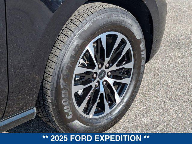 used 2025 Ford Expedition car, priced at $68,000