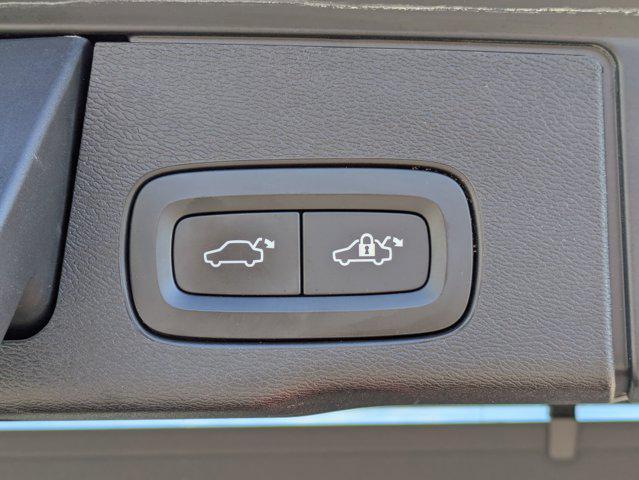 used 2022 Volvo XC60 car, priced at $23,800