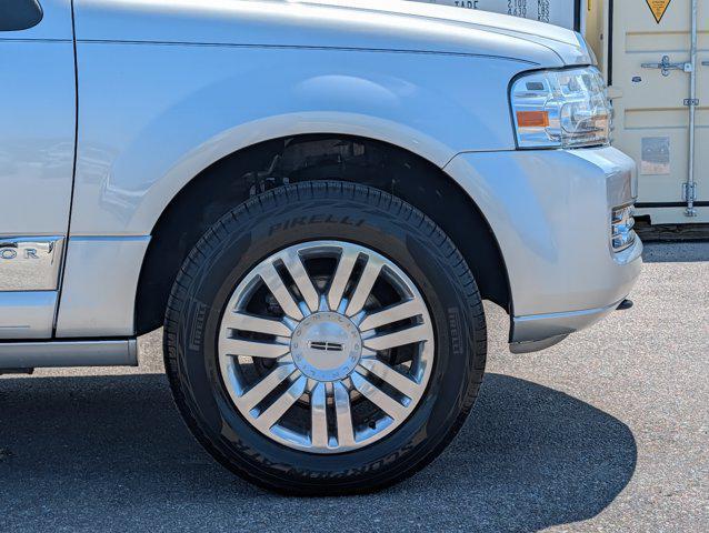 used 2014 Lincoln Navigator car, priced at $13,200