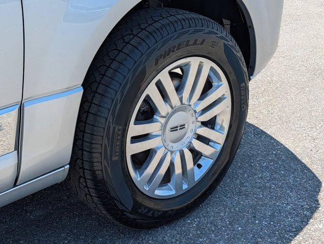 used 2014 Lincoln Navigator car, priced at $13,200