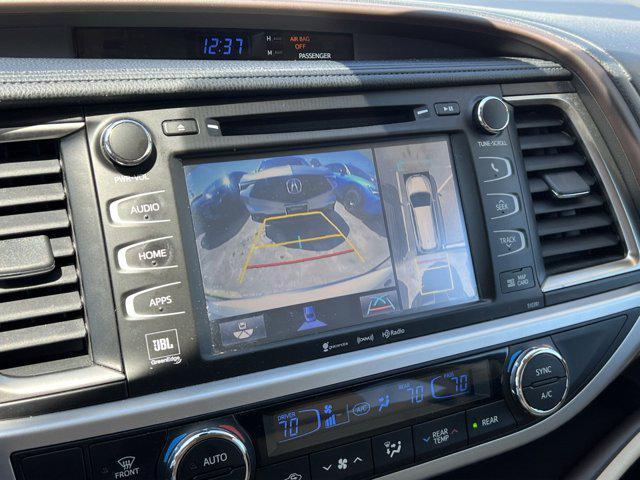 used 2019 Toyota Highlander car, priced at $23,400