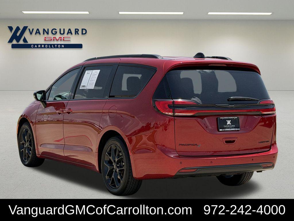 used 2025 Chrysler Pacifica car, priced at $25,092