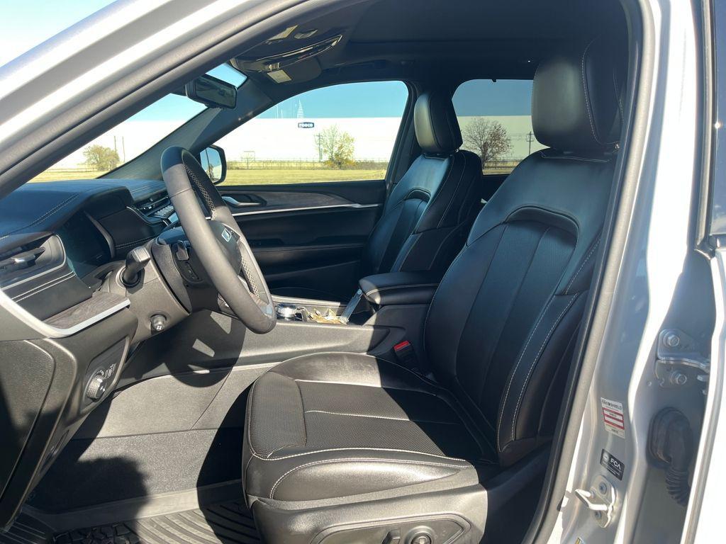 used 2024 Jeep Grand Cherokee car, priced at $32,794