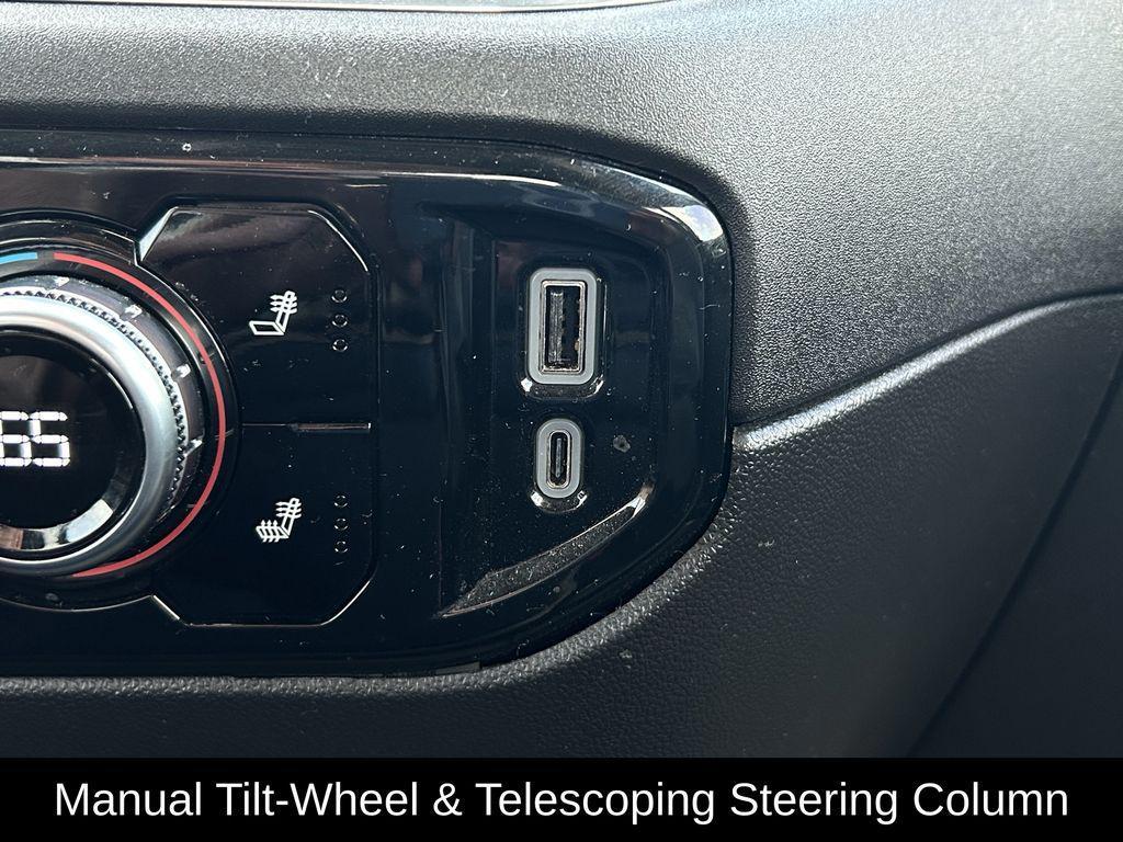 used 2025 GMC Sierra 1500 car, priced at $38,454