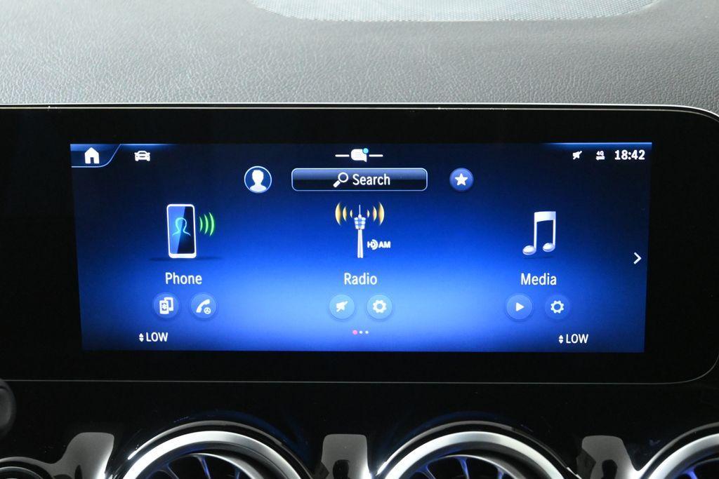 new 2025 Mercedes-Benz GLA 250 car, priced at $47,295