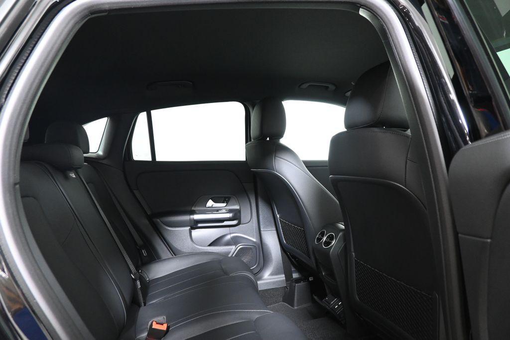 new 2025 Mercedes-Benz GLA 250 car, priced at $47,295