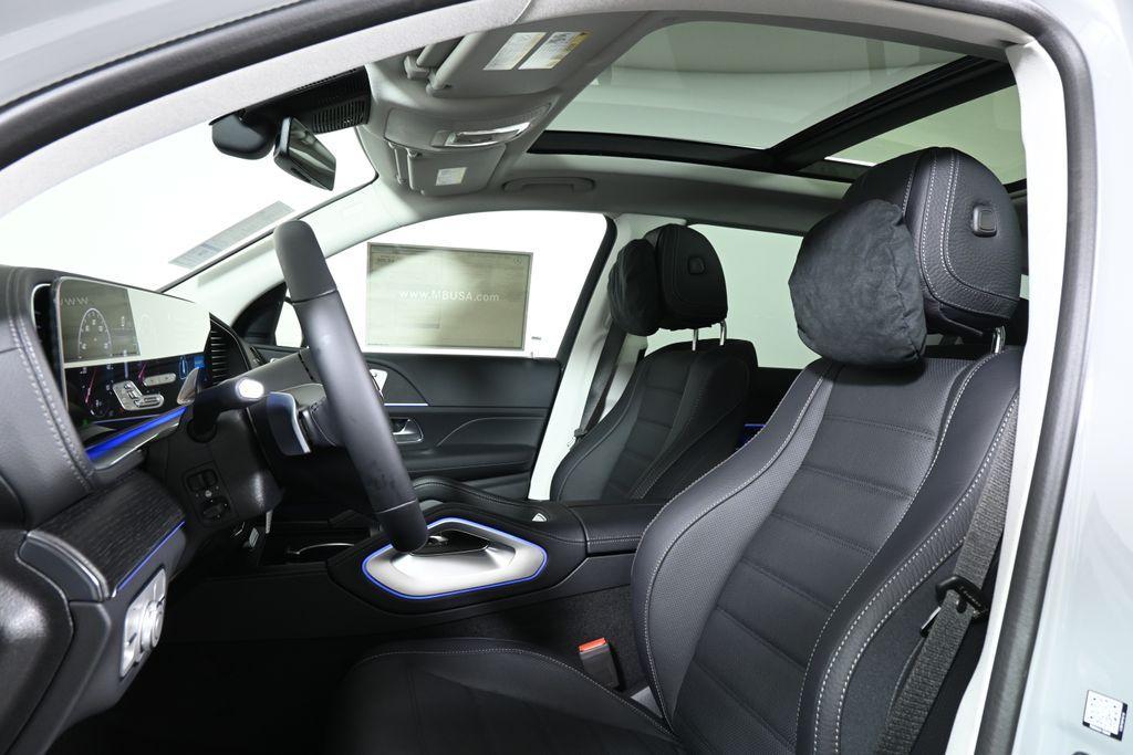 new 2026 Mercedes-Benz GLS 450 car, priced at $98,735