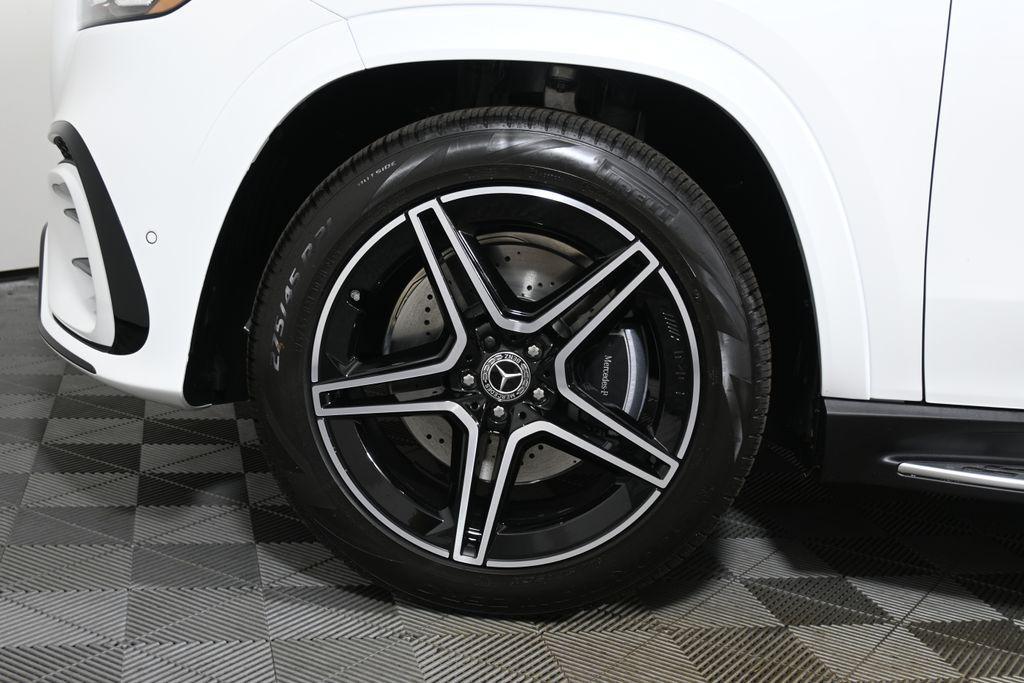 new 2026 Mercedes-Benz GLS 450 car, priced at $118,680