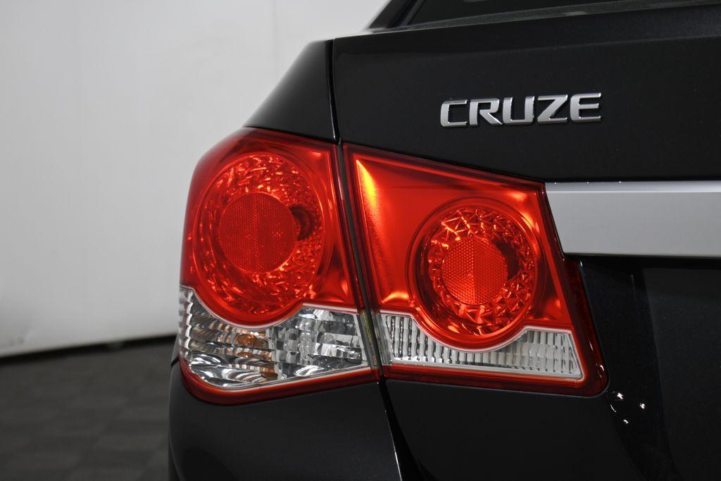 used 2014 Chevrolet Cruze car, priced at $10,000