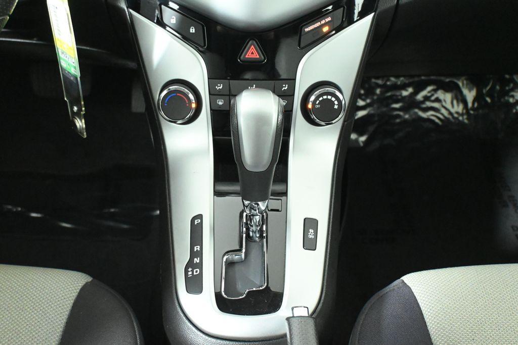 used 2014 Chevrolet Cruze car, priced at $10,000