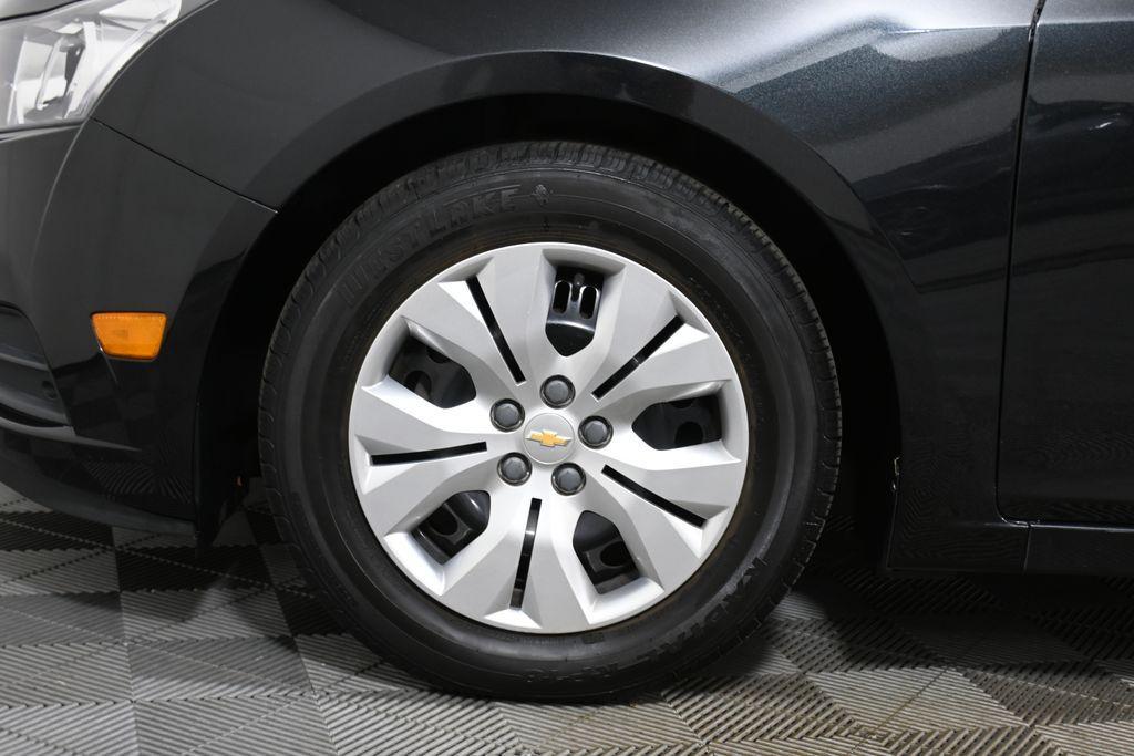 used 2014 Chevrolet Cruze car, priced at $10,000