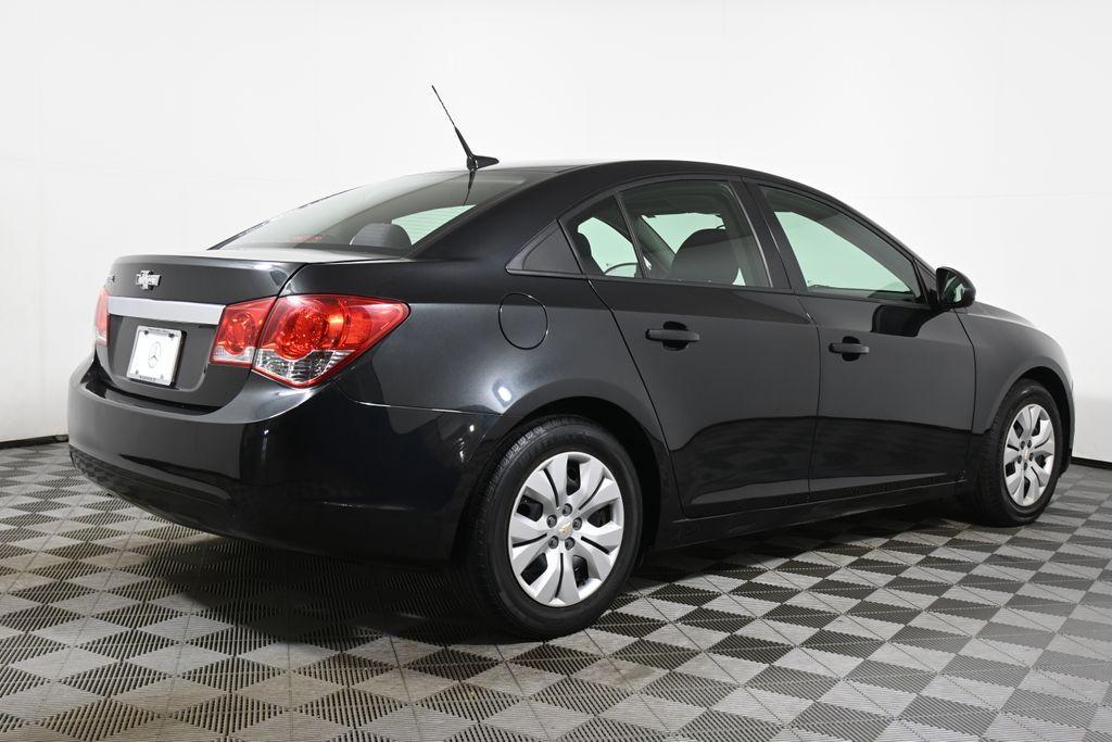 used 2014 Chevrolet Cruze car, priced at $10,000