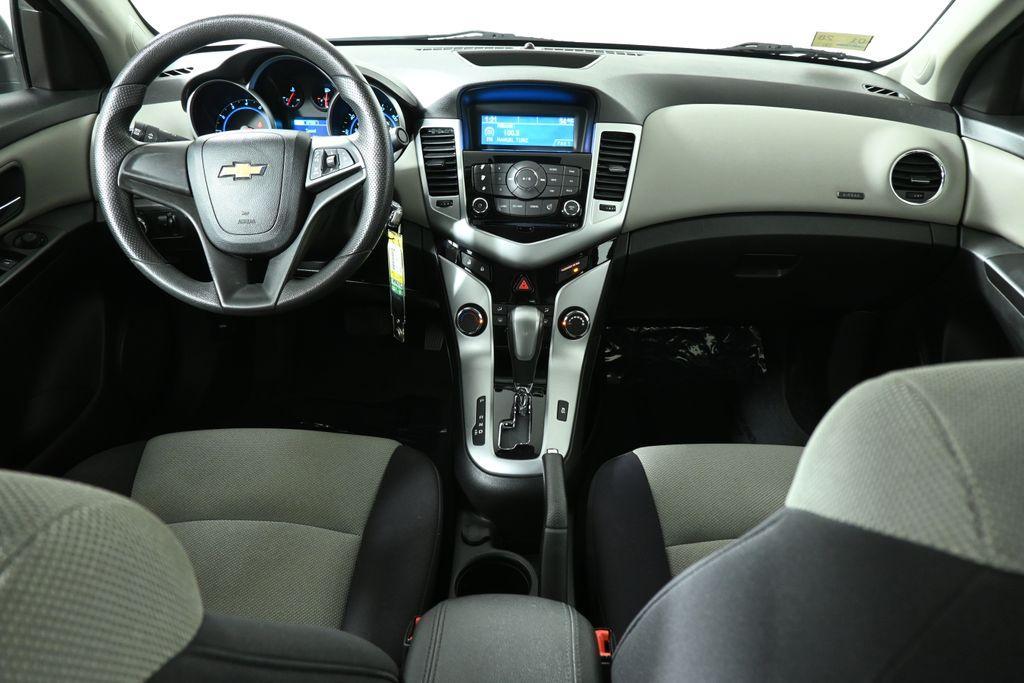 used 2014 Chevrolet Cruze car, priced at $10,000