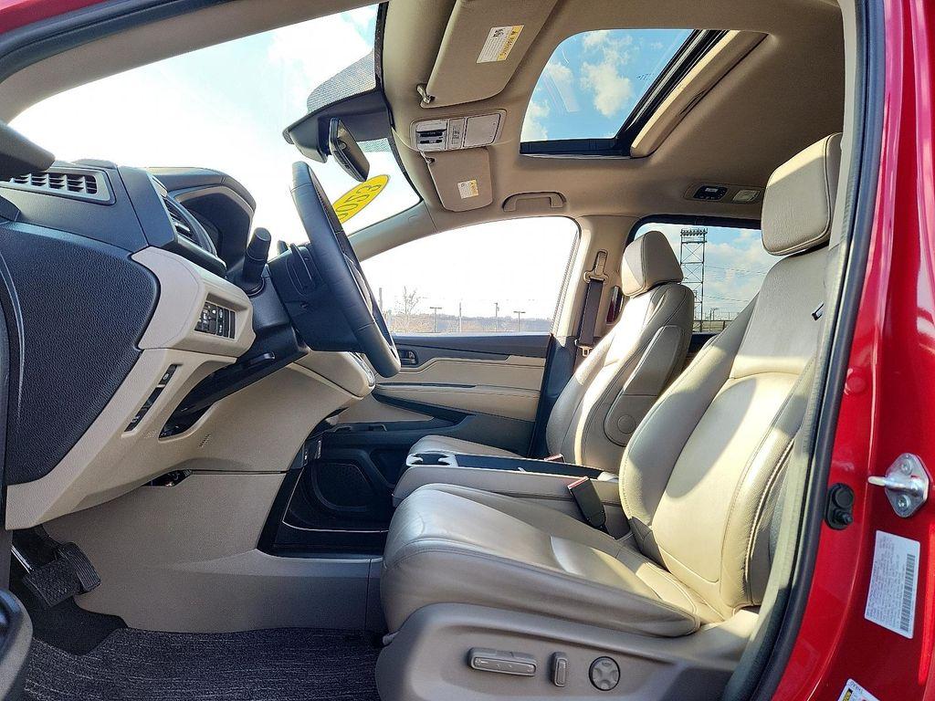 used 2023 Honda Odyssey car, priced at $31,774