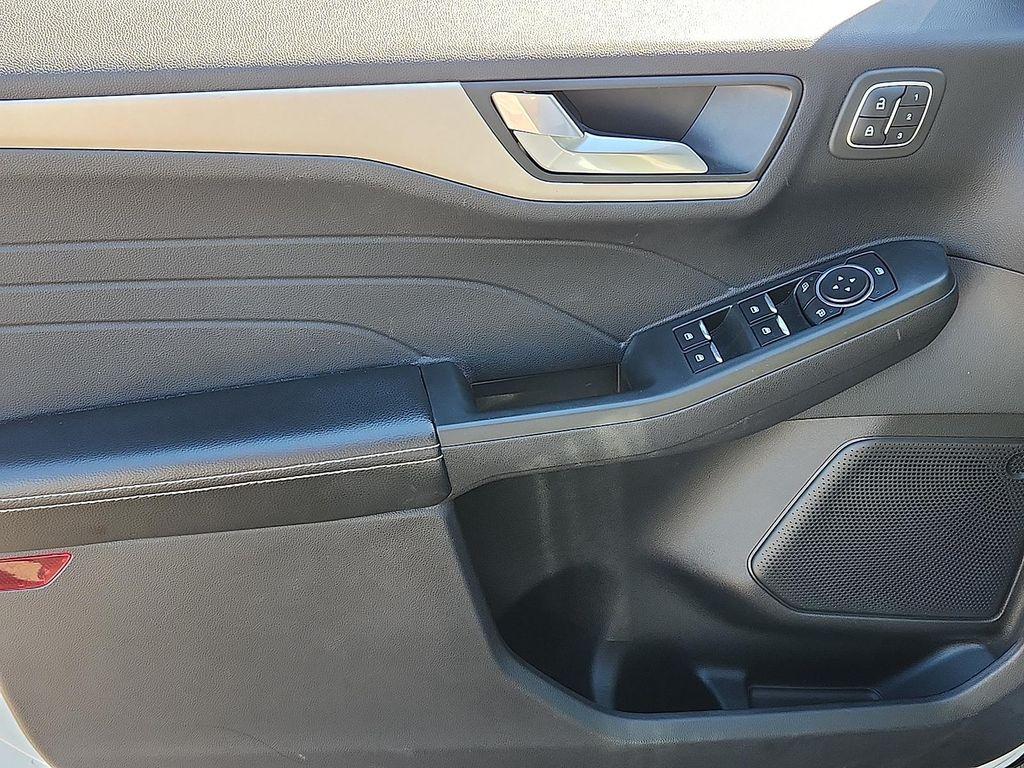 used 2022 Ford Escape car, priced at $20,888