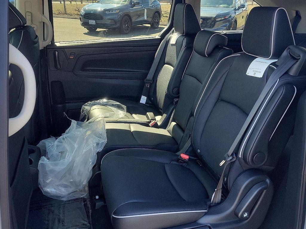 new 2026 Honda Odyssey car, priced at $45,437