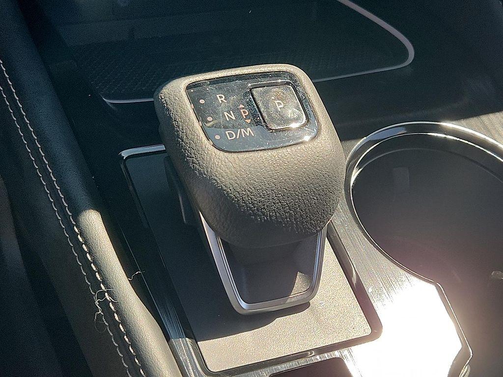 2023 Boulder Gray Pearl/Super Black Nissan Rogue