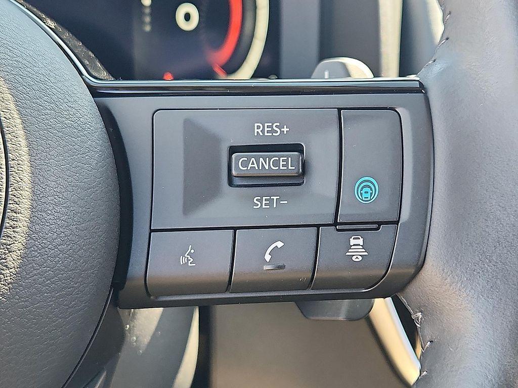 2023 Boulder Gray Pearl/Super Black Nissan Rogue