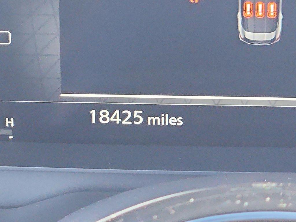 2023 Boulder Gray Pearl/Super Black Nissan Rogue
