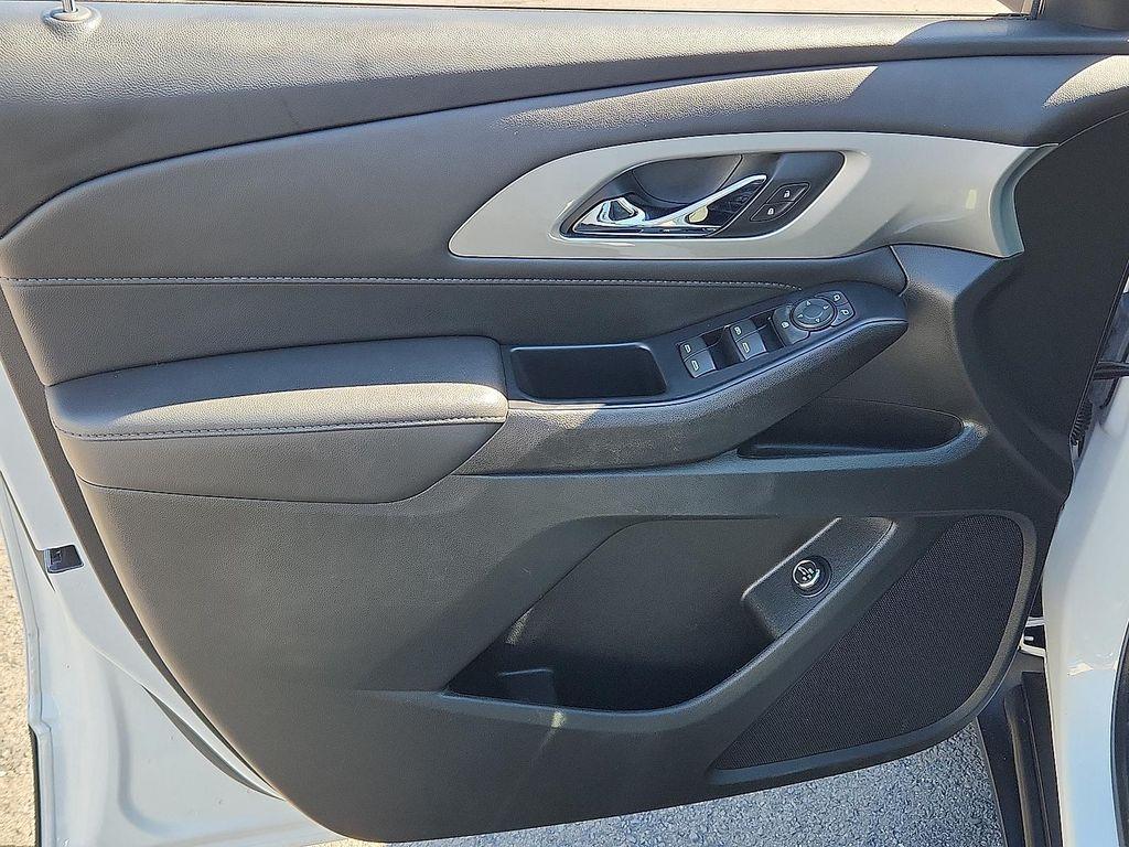 used 2022 Chevrolet Traverse car, priced at $23,269