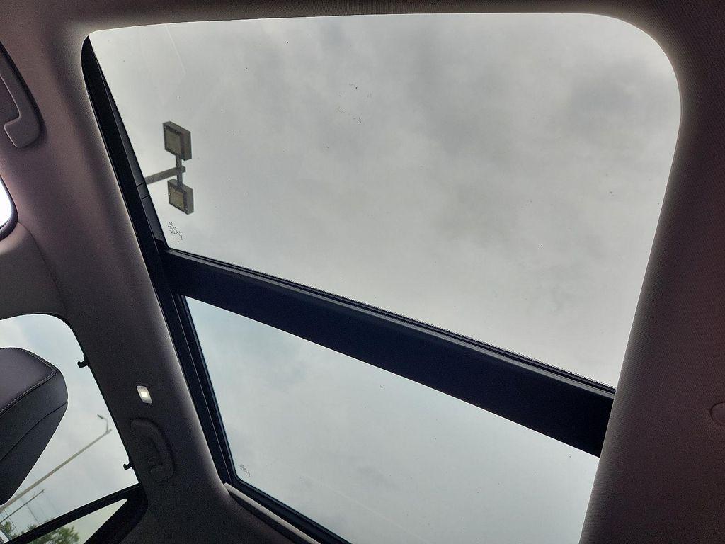 new 2025 Honda Pilot car, priced at $49,584