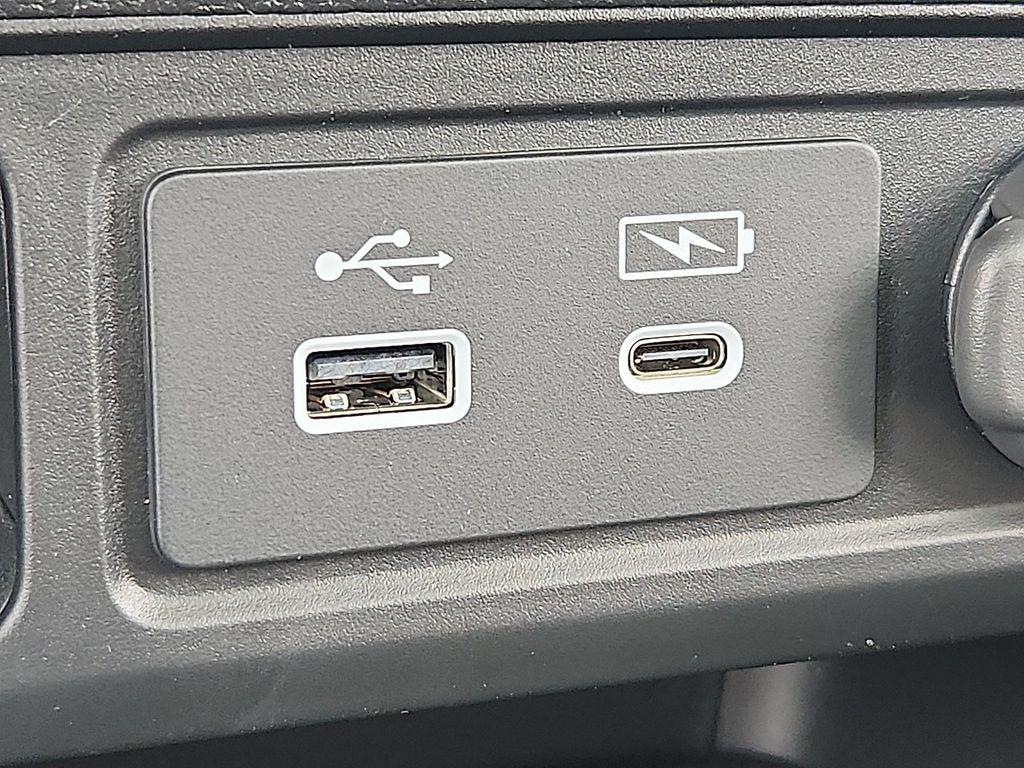 new 2025 Honda Pilot car, priced at $49,584