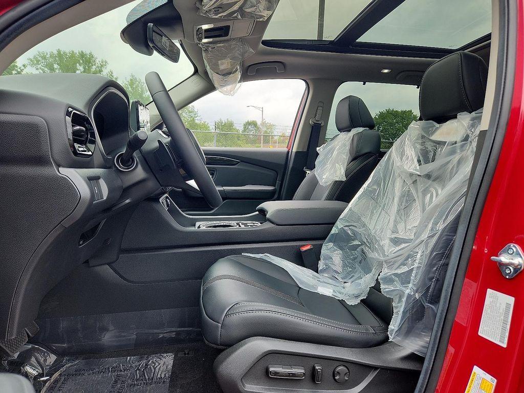 new 2025 Honda Pilot car, priced at $49,584