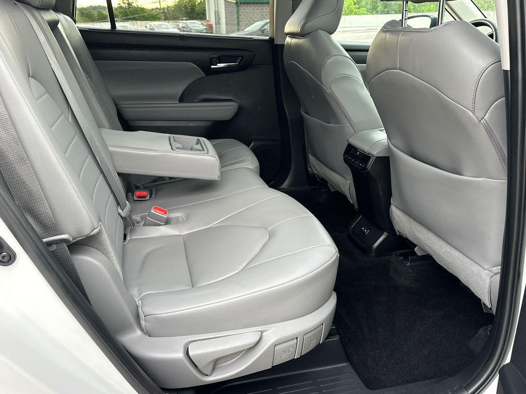 used 2024 Toyota Highlander car, priced at $41,995