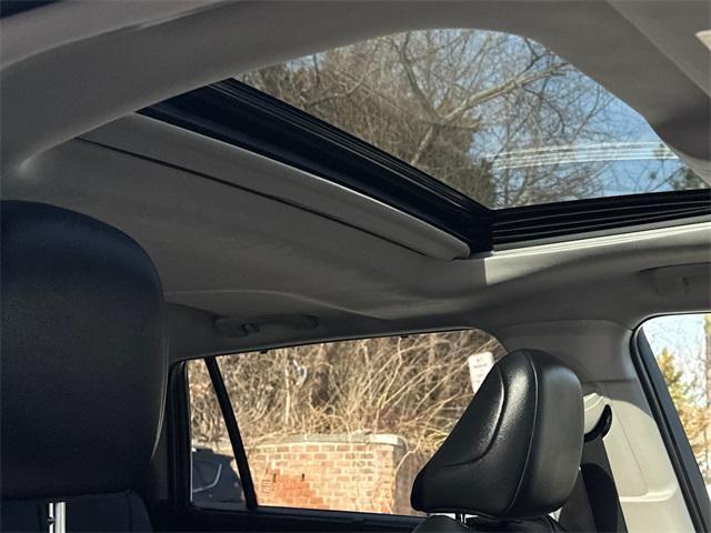 used 2022 Toyota Highlander car, priced at $31,834