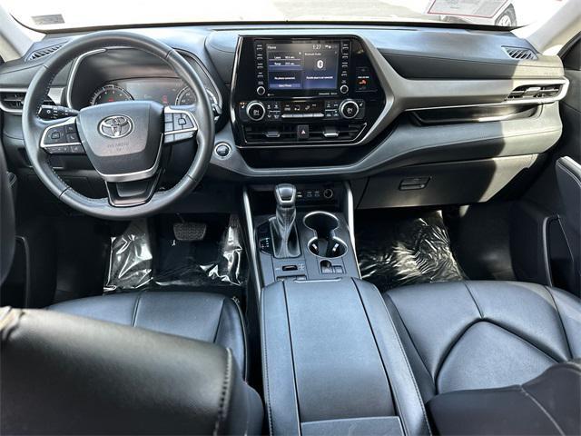 used 2022 Toyota Highlander car, priced at $31,834