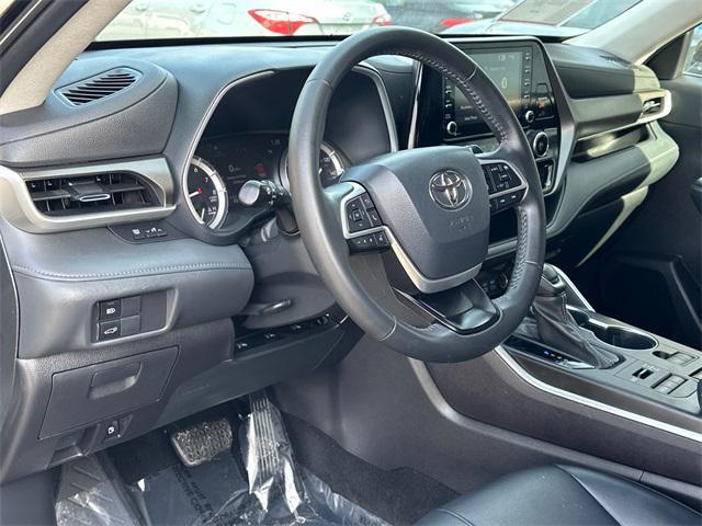 used 2022 Toyota Highlander car, priced at $31,834