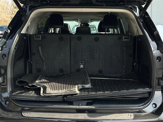 used 2022 Toyota Highlander car, priced at $31,834