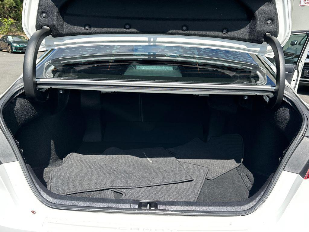 used 2018 Toyota Camry Hybrid car, priced at $22,527
