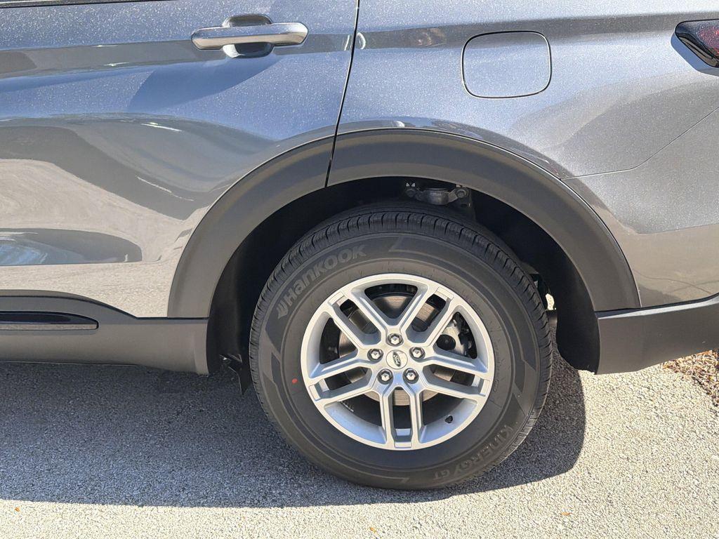 new 2026 Ford Explorer car, priced at $40,199