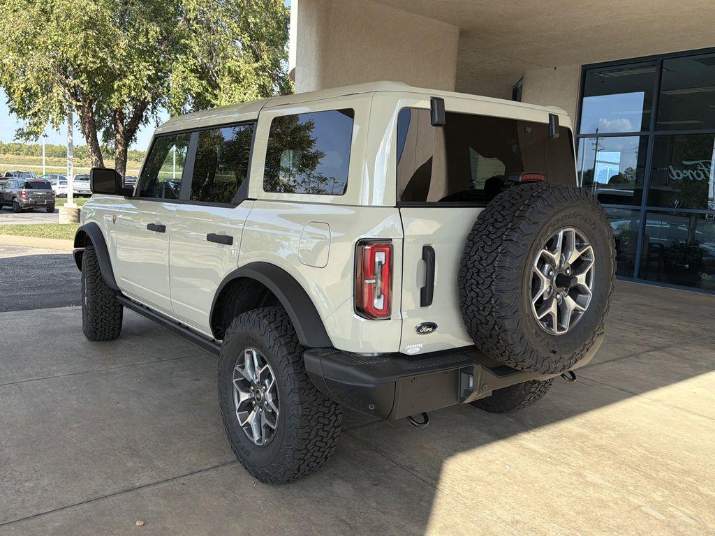 new 2025 Ford Bronco car, priced at $60,652