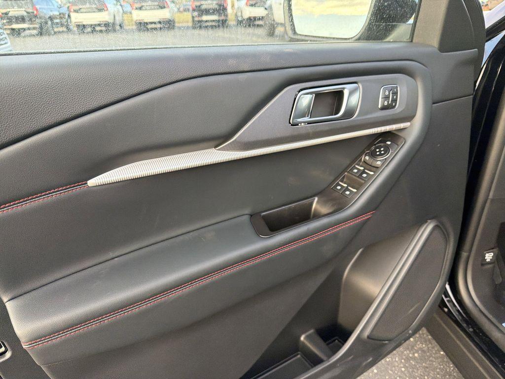 new 2026 Ford Explorer car, priced at $49,925