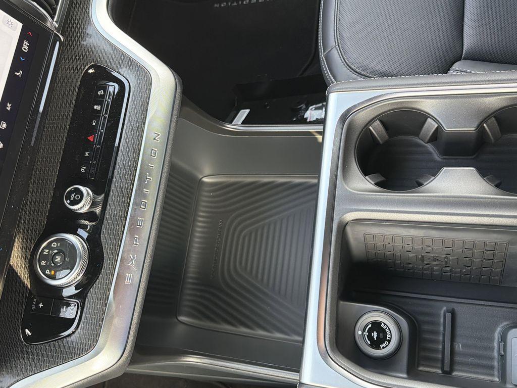 new 2025 Ford Expedition Max car, priced at $85,388