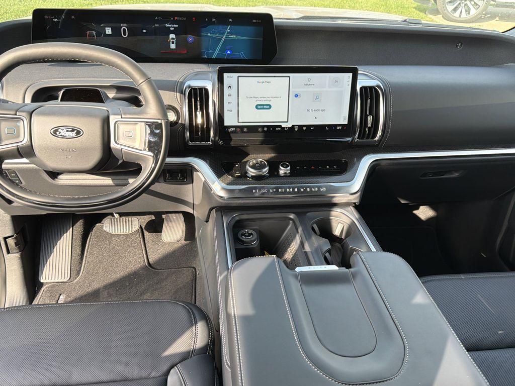 new 2025 Ford Expedition Max car, priced at $85,388