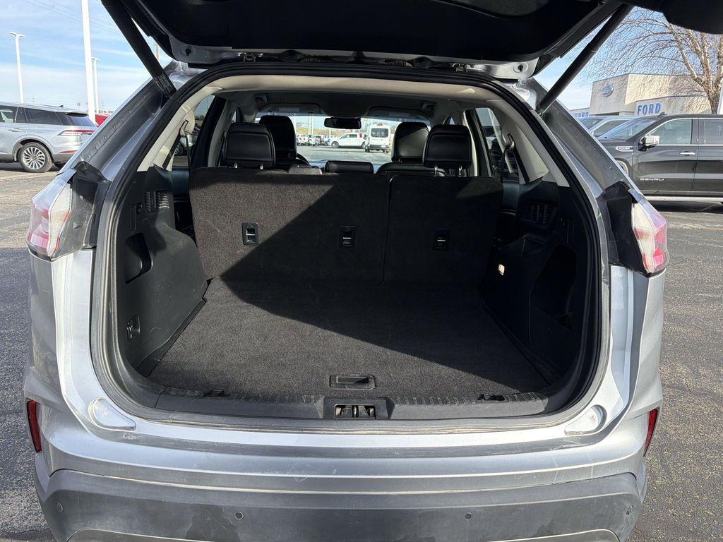 used 2020 Ford Edge car, priced at $14,000