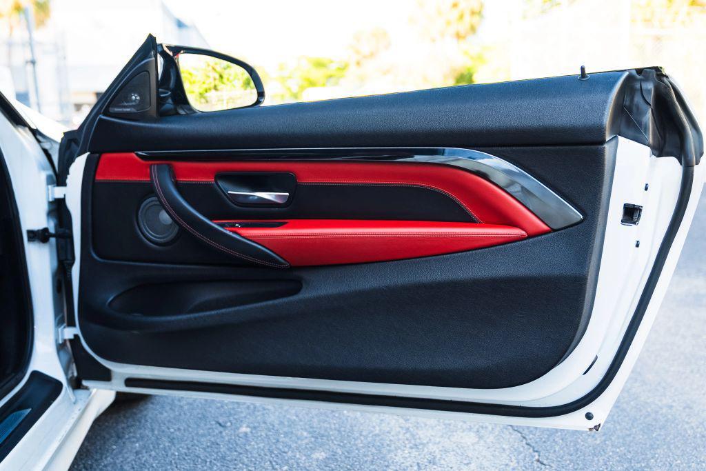 BMW M4 view 19