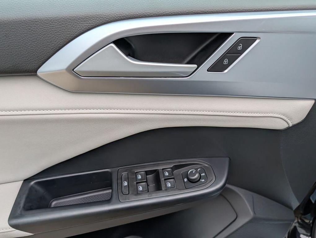 new 2026 Volkswagen Taos car, priced at $32,597