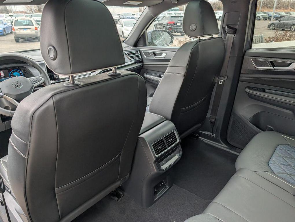 new 2026 Volkswagen Atlas Cross Sport car, priced at $50,417